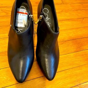 Calvin Klein Womens Size 6.5 Jeanna Black Heeled Ankle Boots